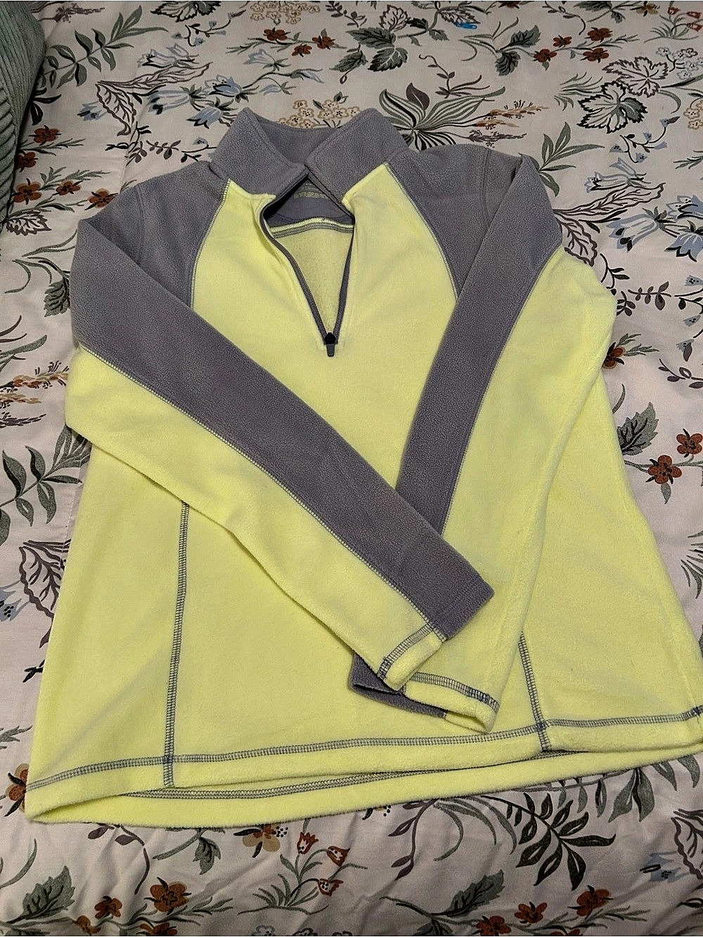 Tek Gear Color Block Pullover in Yellow & Gray
